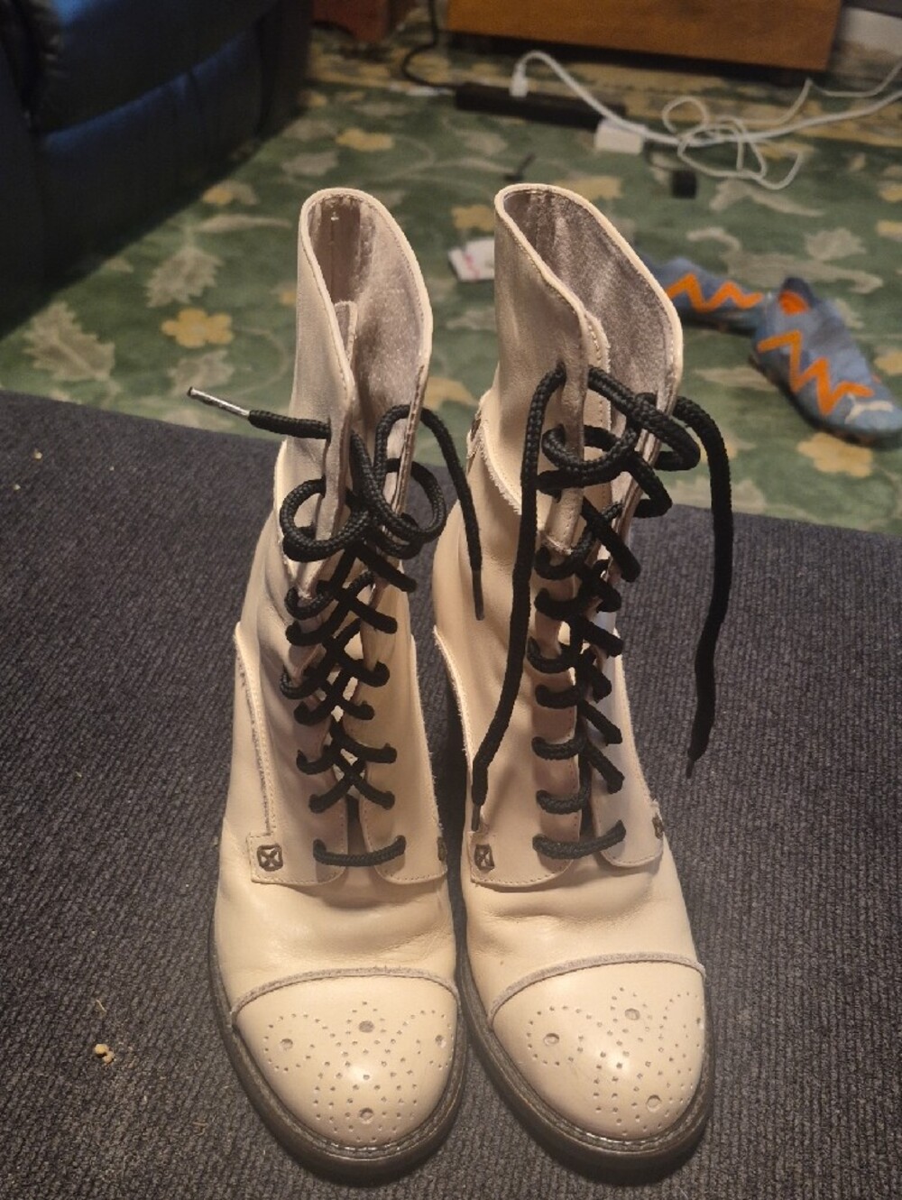 Charles David Cream Lace-Up Heeled Brogue Boots with Black Laces - Picture 3 of 12